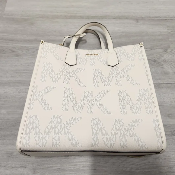 Michael Kors Maple Large Logo Tote - Vanilla/Cream MSRP $398*FAST SHIPPING*